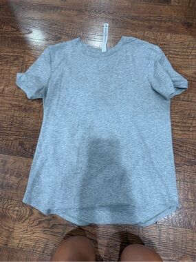 lululemon athletica m Heather Gray Short Sleeve Tee